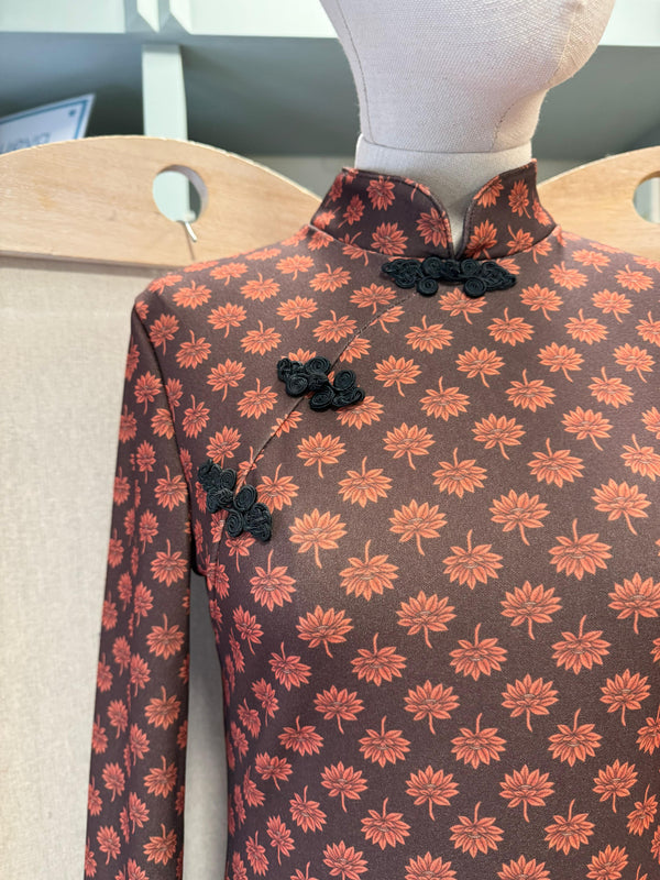 Vestido “Hanoi” de inspiración Oriental con Estampado Floral