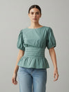 Blusa con jaretas y manga corta