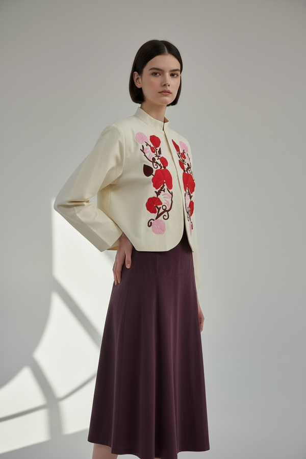 Chaqueta bordada con motivo floral