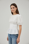 Blusa con jaretas y manga corta