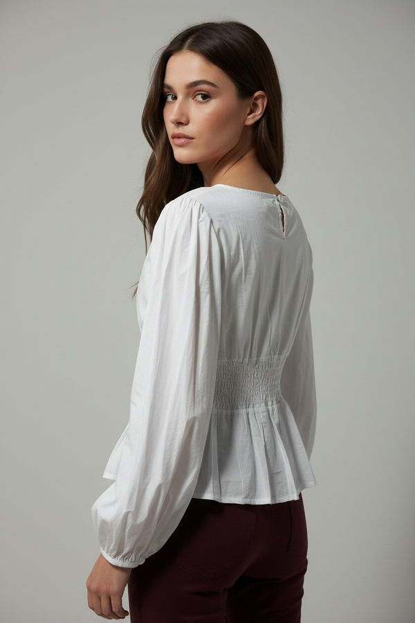 Camisa con jaretas en cintura