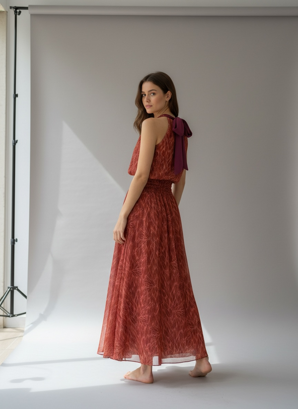 Vestido largo con lazada en cintura